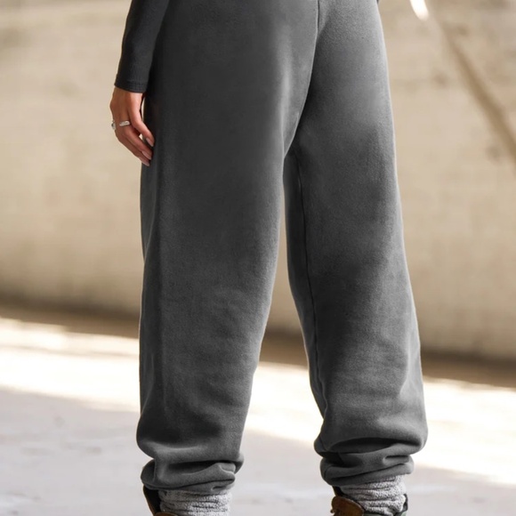 Joah Brown Oversized Jogger (XS/SM) and zip hoodie (OS)-Washed Black - Picture 8 of 13